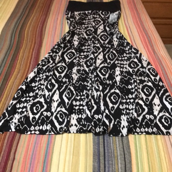 Addressing Woman Convertible Dress - Picture 9 of 12